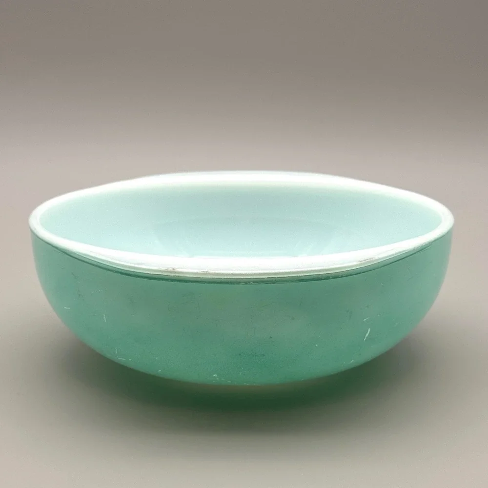 Vintage Pyrex Teal 024 2 QT Round Casserole Dish Bowl Made In USA‎